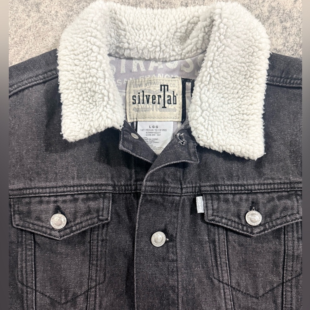 SilverTab Levi’s Jeans Black Denim‎ Jacket with White Sherpa Collar - Picture 3 of 7